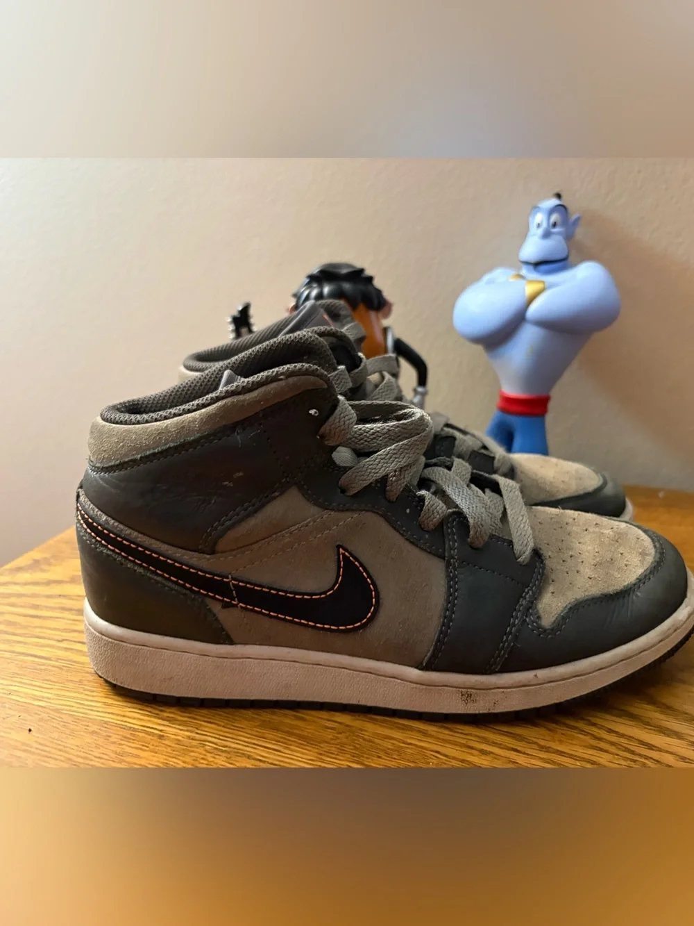 Nike Air Jordan 1 SE Mid in Night Stadium / black. Women’s 7.5/Big kids 5.5.